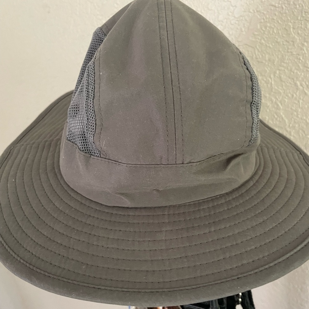 Swiss tech sun hat. Has the back to cover your neck